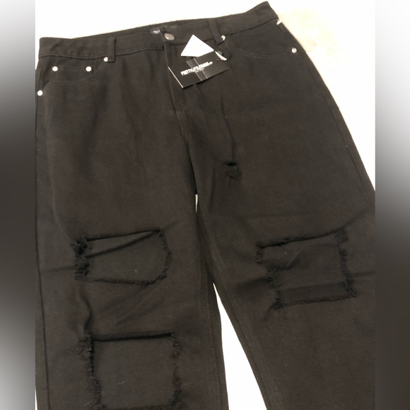 PrettyLittleThing Ripped Mom Jeans BNWT - Picture 4 of 9